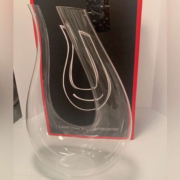 Hand Blown Artisan: Unique Shaped Lead Free Crystal Wine Decanter - Picture 2 of 8